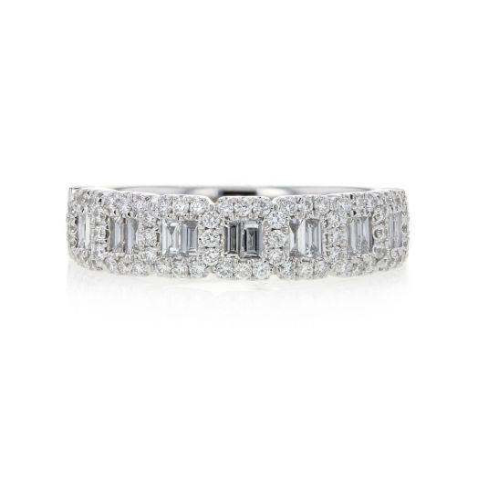 Baguette-cut diamond band with halo