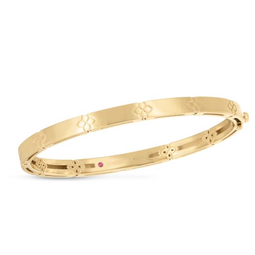 Yellow gold bangle