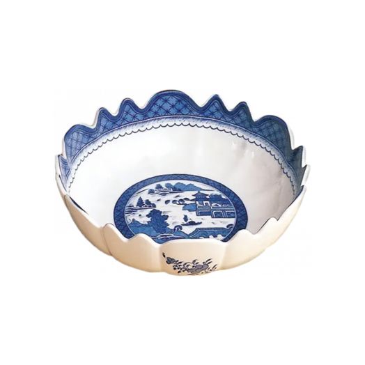 Bowl showcasing a scalloped rim and traditional blue-and-white Canton pattern