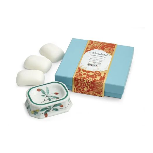 Famille Verte Heirsavonare Gift Soap Set featuring three bars of luxury soap and a Famille Verte porcelain dish, presented in a turquoise box with gold and coral trim.